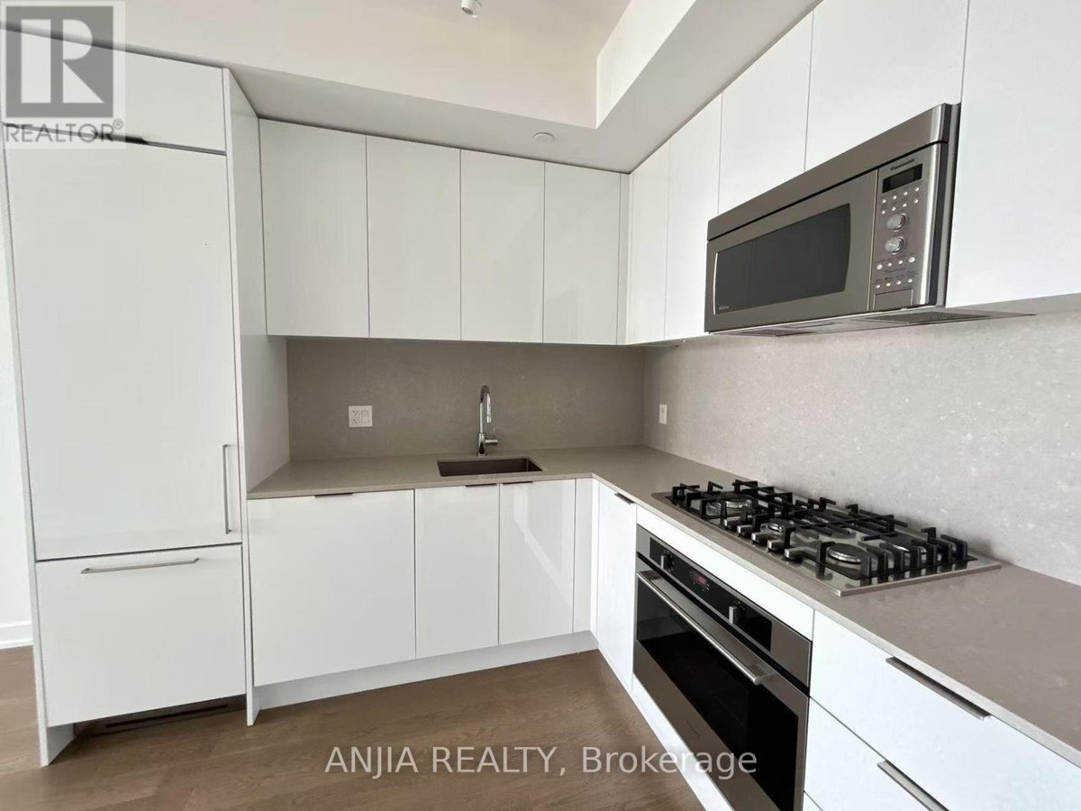 4105 - 20 LOMBARD STREET - Photo 3