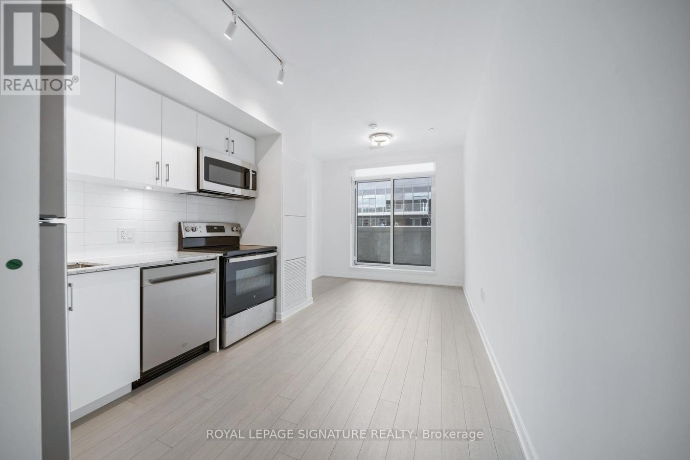 714 - 4010 EGLINTON AVENUE W - Photo 4