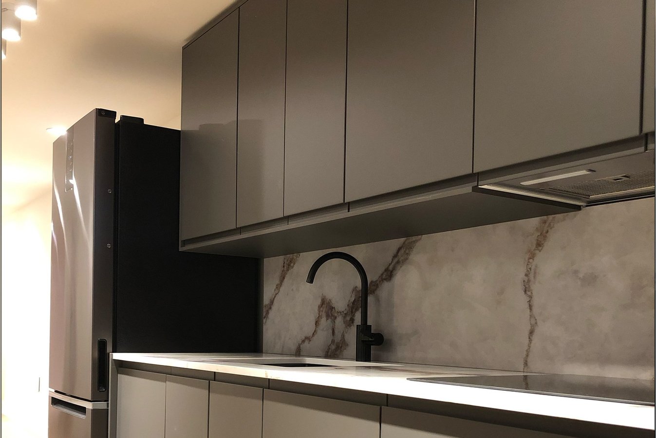 687 Bloor Street West - Photo 7