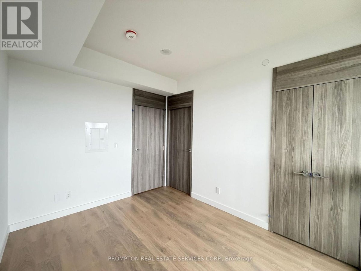 1205 - 18 ESTHER SHINER BOULEVARD - Photo 17