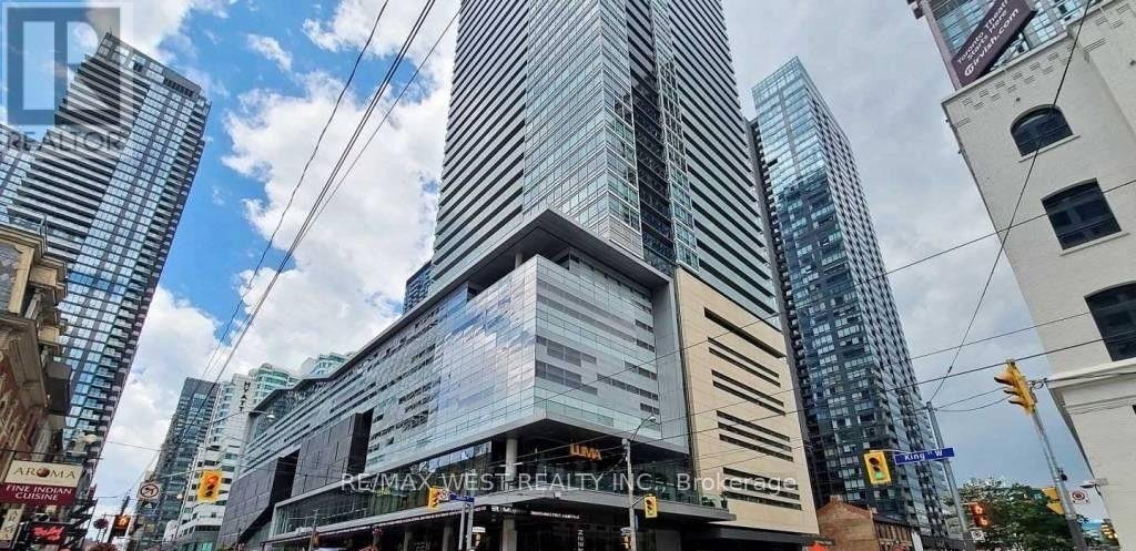 4405 - 80 JOHN STREET - Photo 2