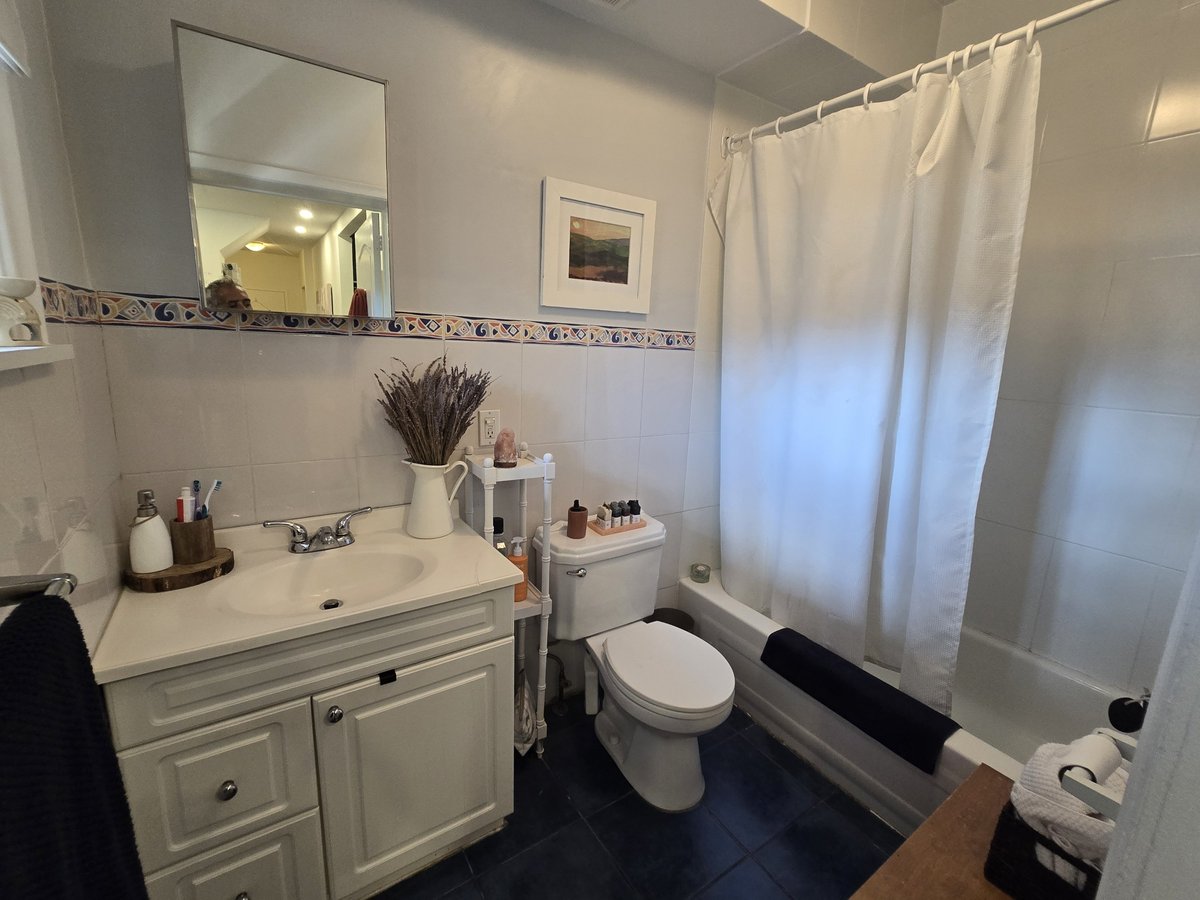 96 Uxbridge Avenue - Photo 12