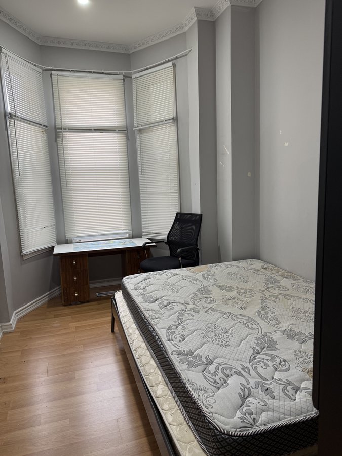 650 Gerrard Street East - Photo 4