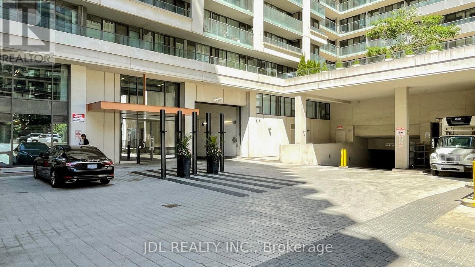 1037 - 111 ELIZABETH STREET - Photo 3