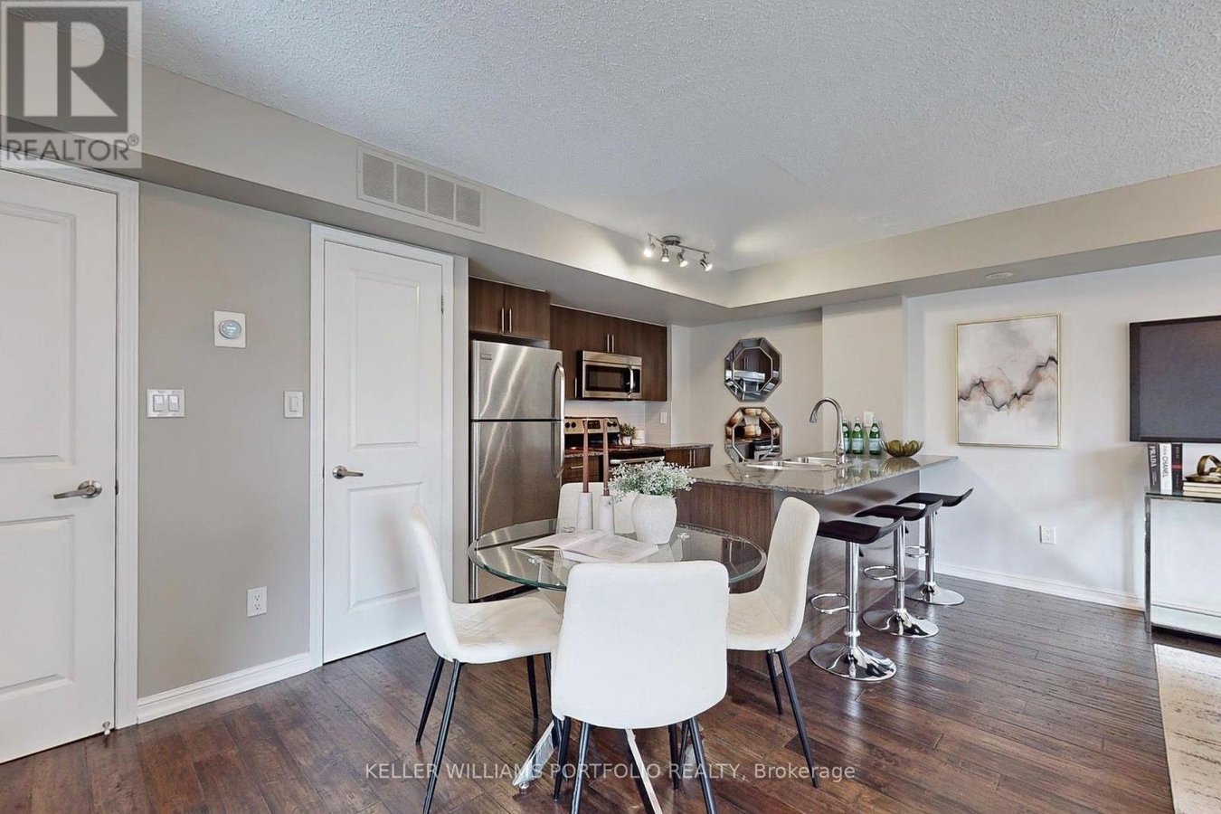 235 - 10 FOUNDRY AVENUE - Photo 9