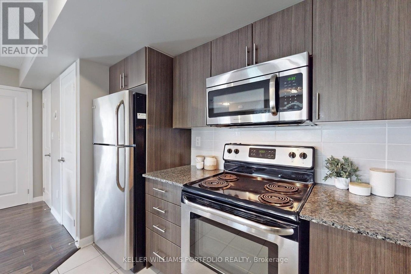 235 - 10 FOUNDRY AVENUE - Photo 15