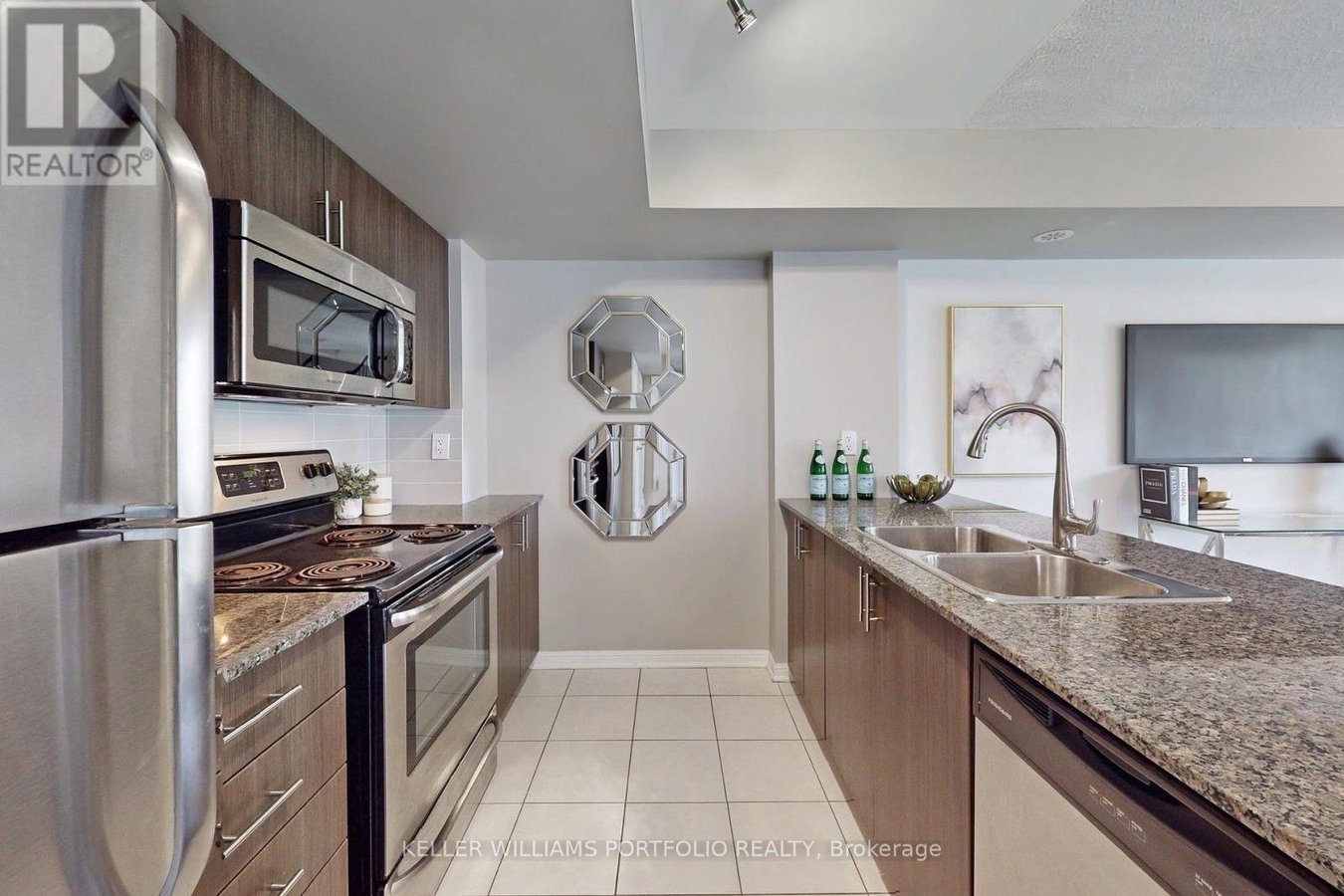 235 - 10 FOUNDRY AVENUE - Photo 18