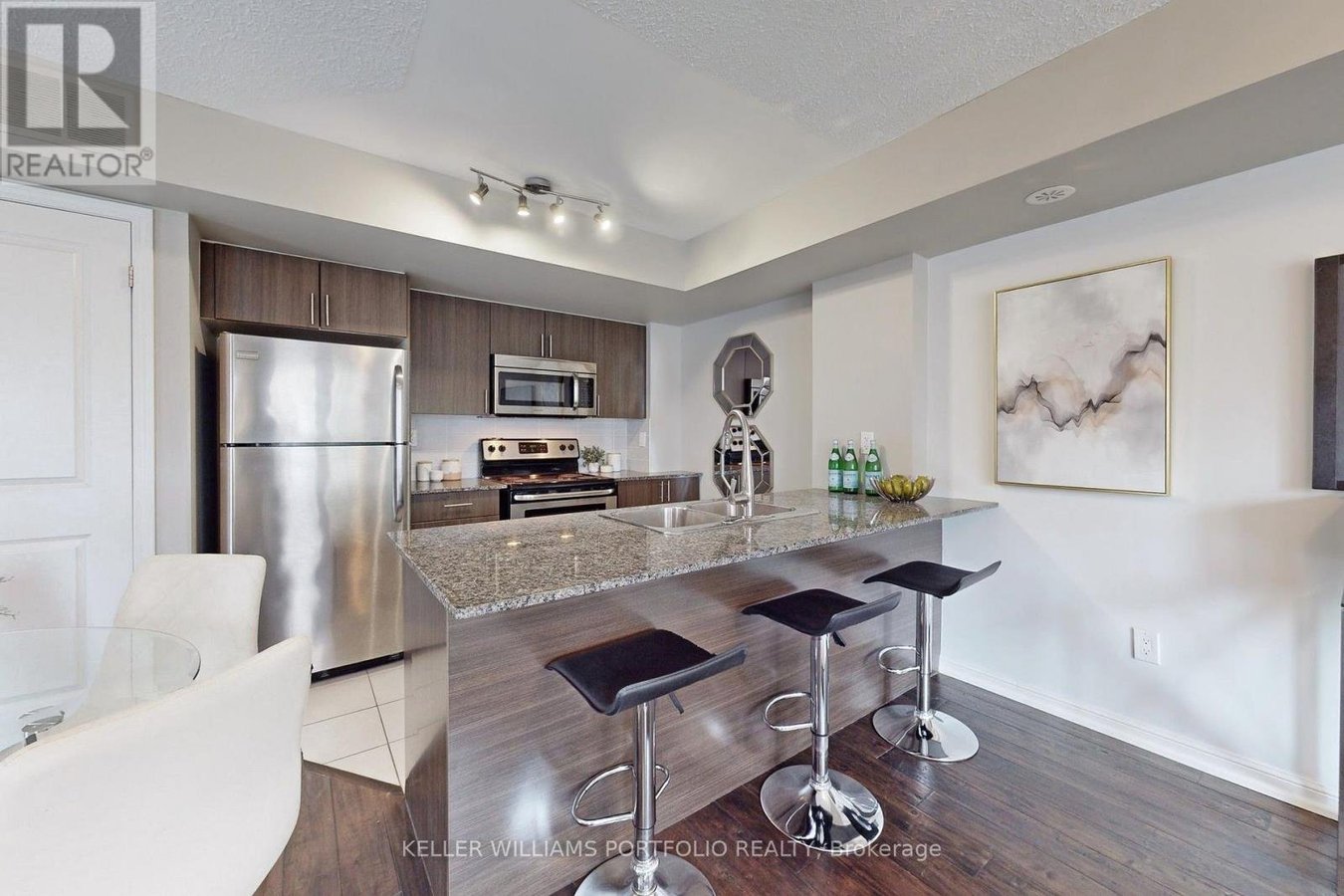 235 - 10 FOUNDRY AVENUE - Photo 20