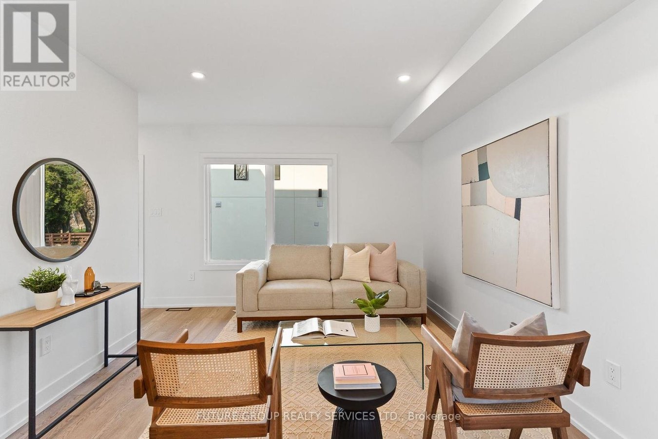 UNIT 1 - 15 ACORN AVENUE - Photo 2