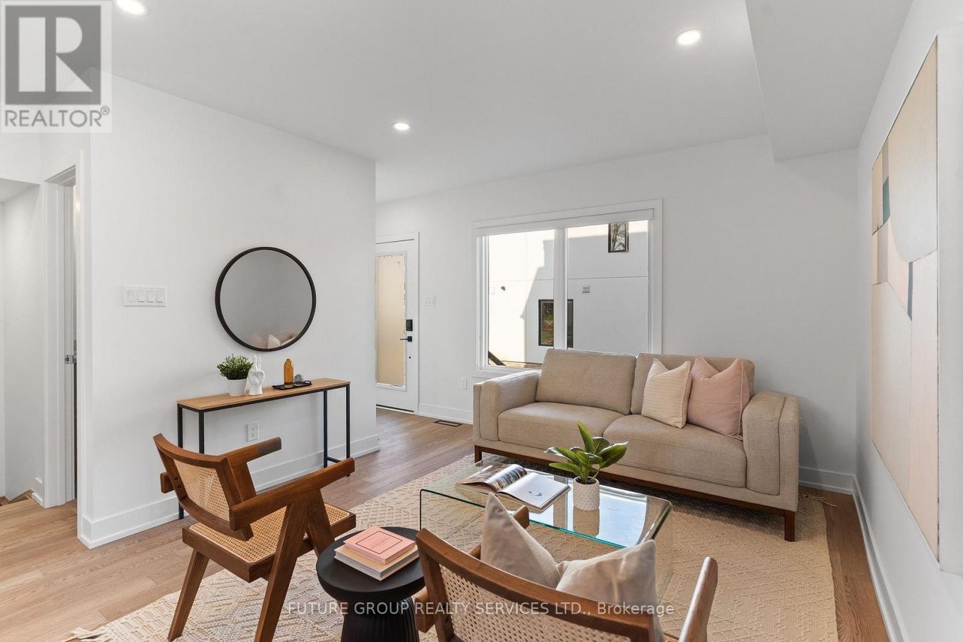 UNIT 1 - 15 ACORN AVENUE - Photo 4