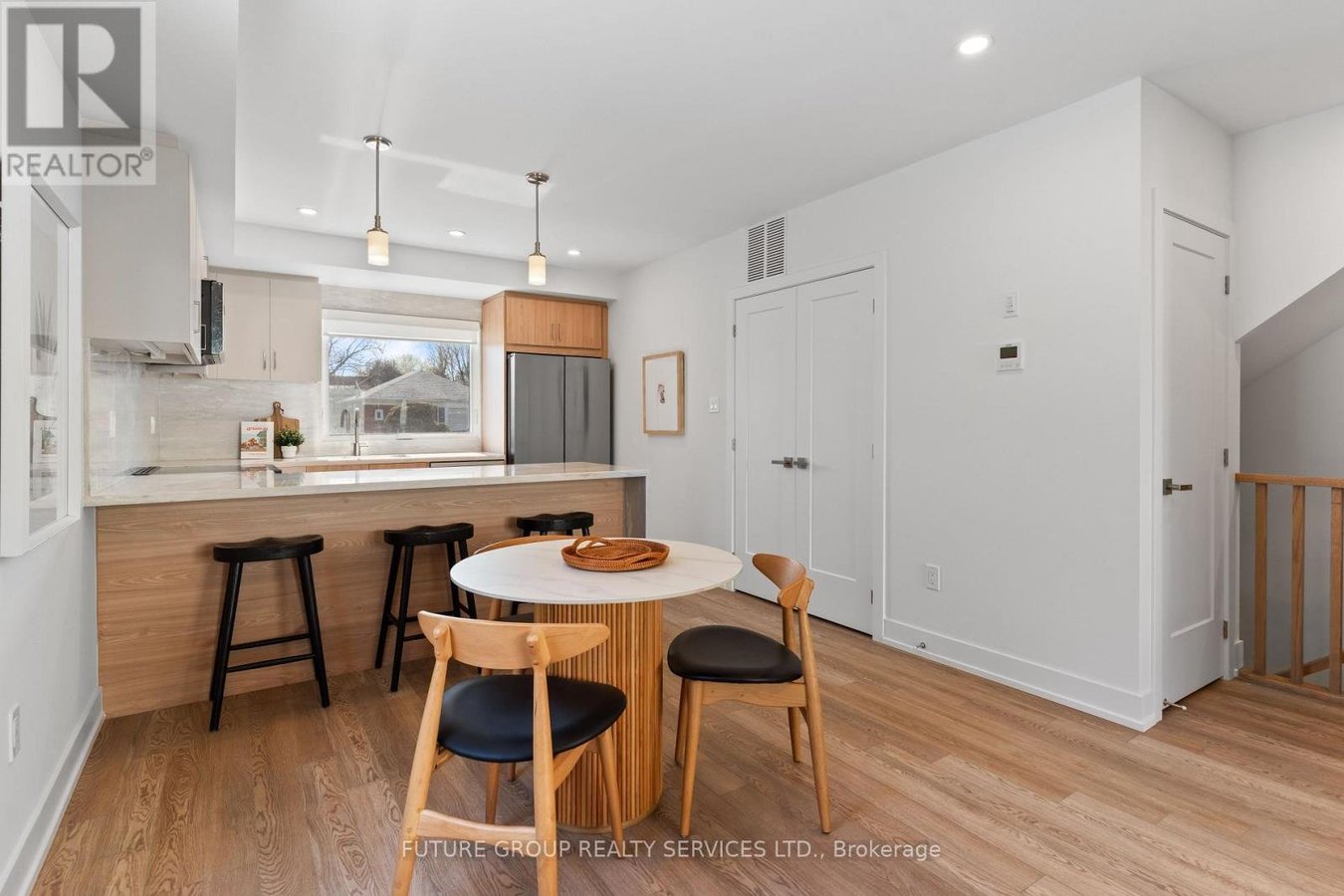 UNIT 1 - 15 ACORN AVENUE - Photo 5