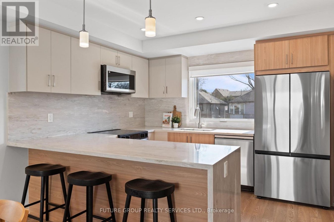 UNIT 1 - 15 ACORN AVENUE - Photo 11
