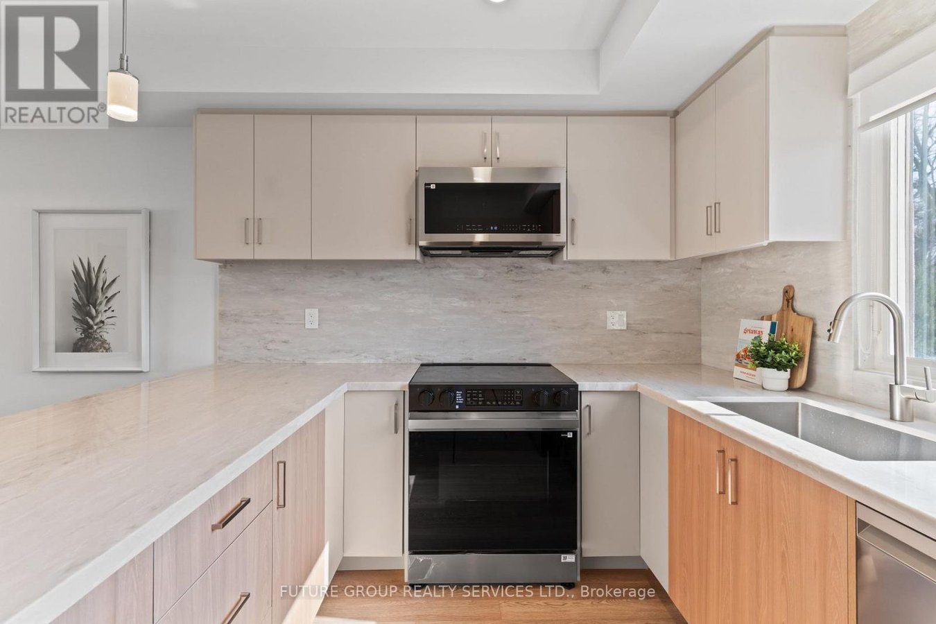 UNIT 1 - 15 ACORN AVENUE - Photo 14