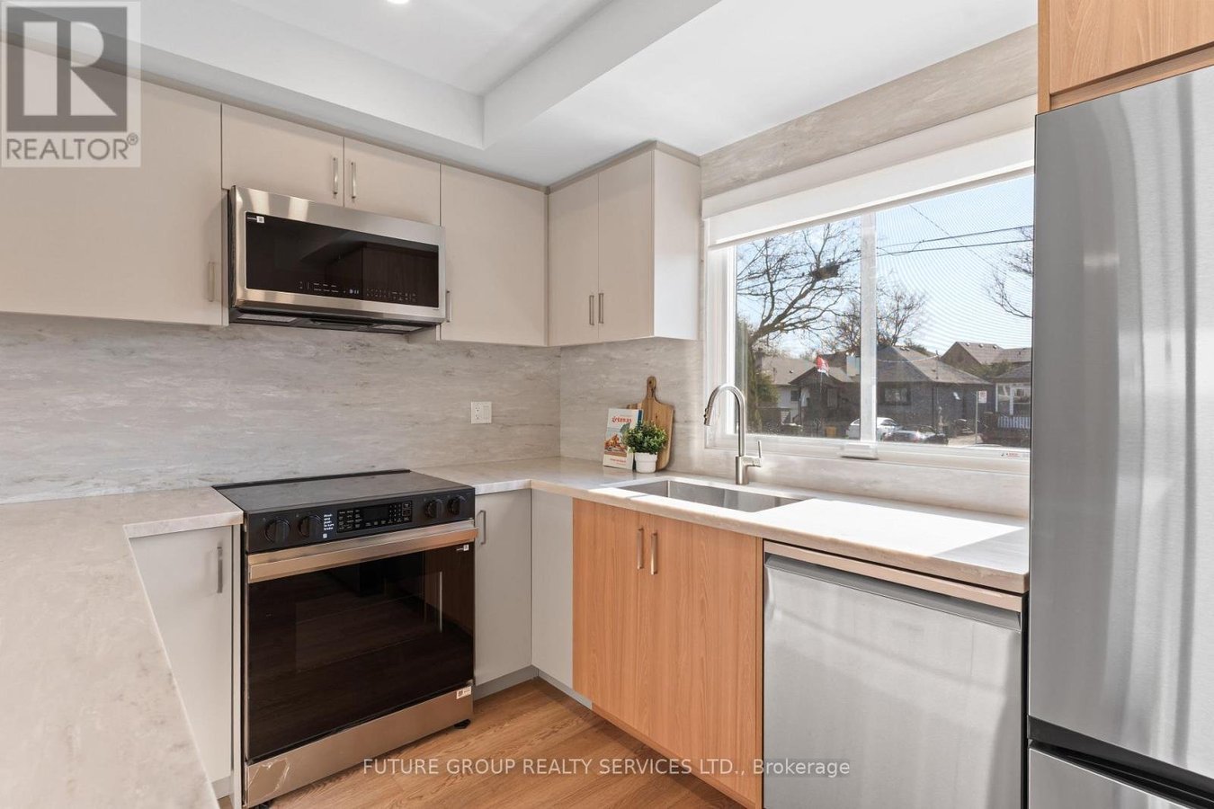 UNIT 1 - 15 ACORN AVENUE - Photo 15