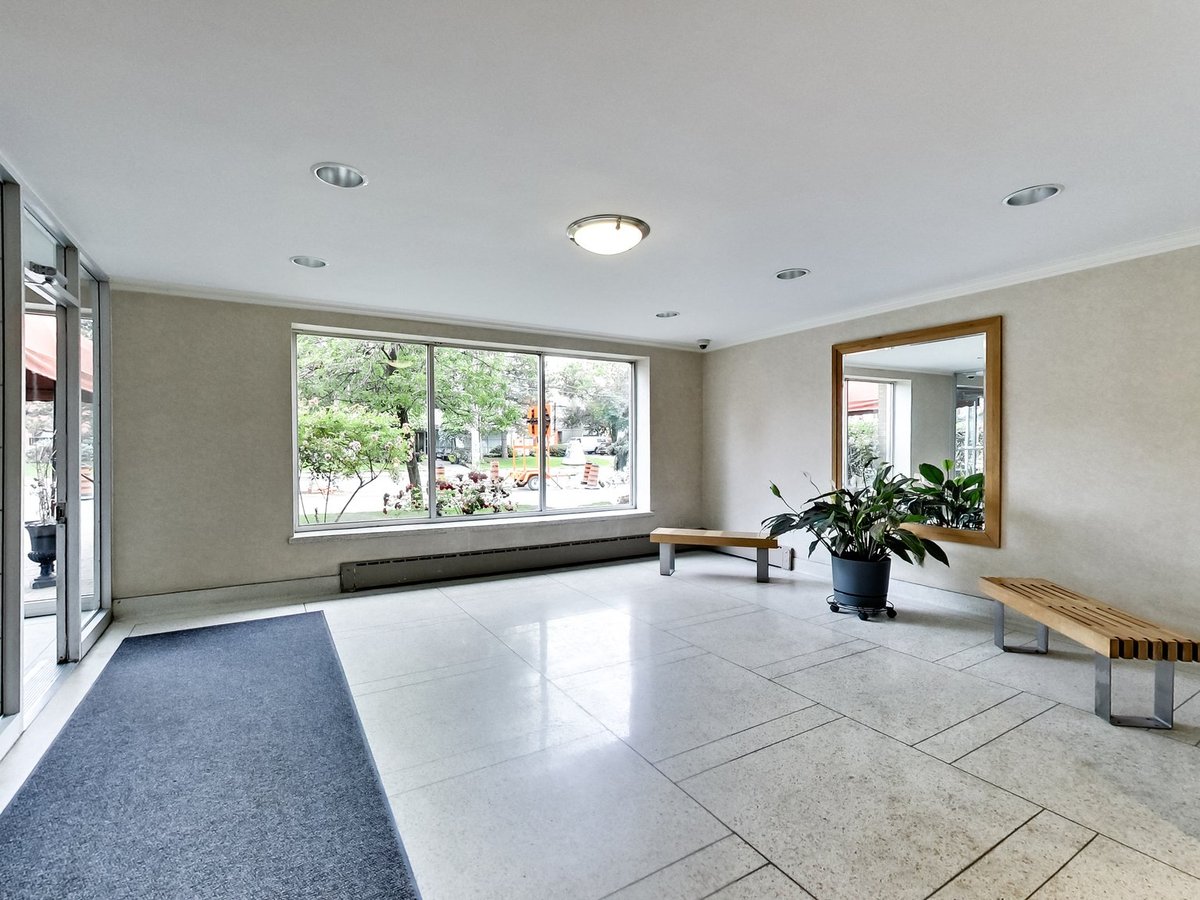 460 Eglinton Avenue East - Photo 6