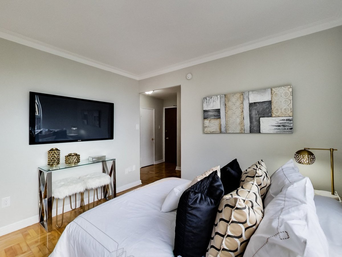460 Eglinton Avenue East - Photo 25