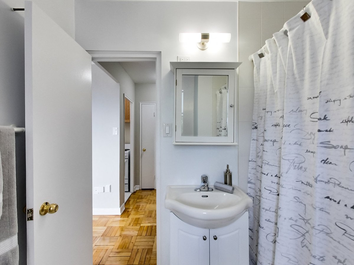 460 Eglinton Avenue East - Photo 36