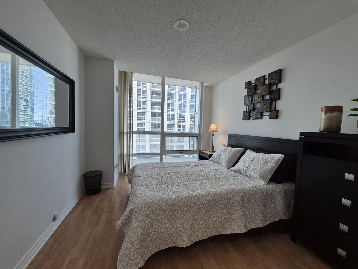 761 Bay Street - Photo 15