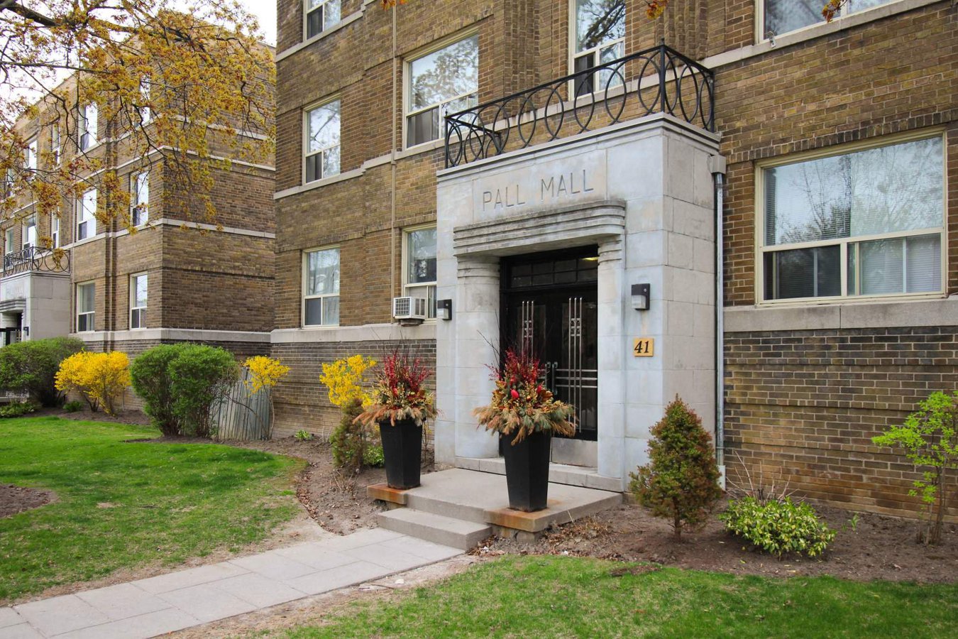 Rentalsca 41 45 Lorindale Ave Toronto On For Rent