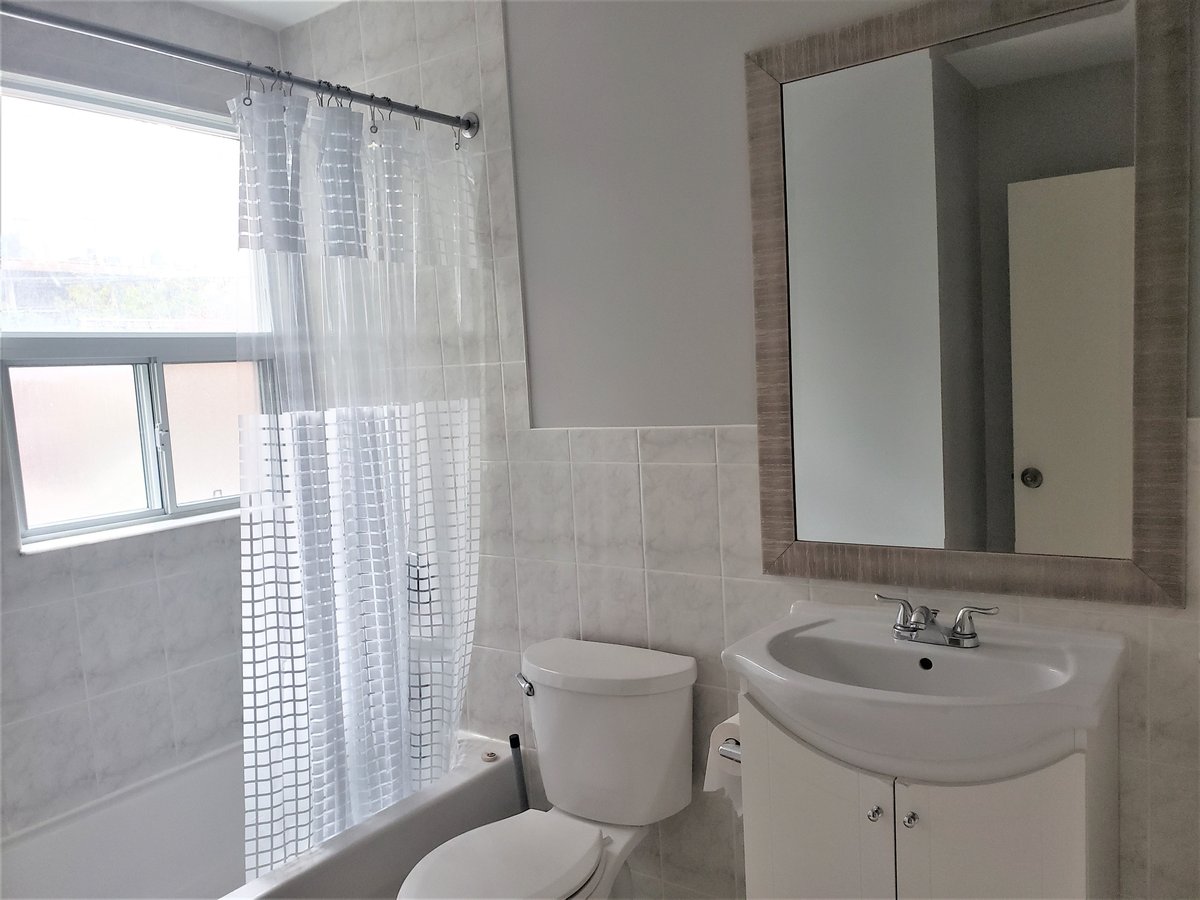 882A Eglinton Avenue West - Photo 6
