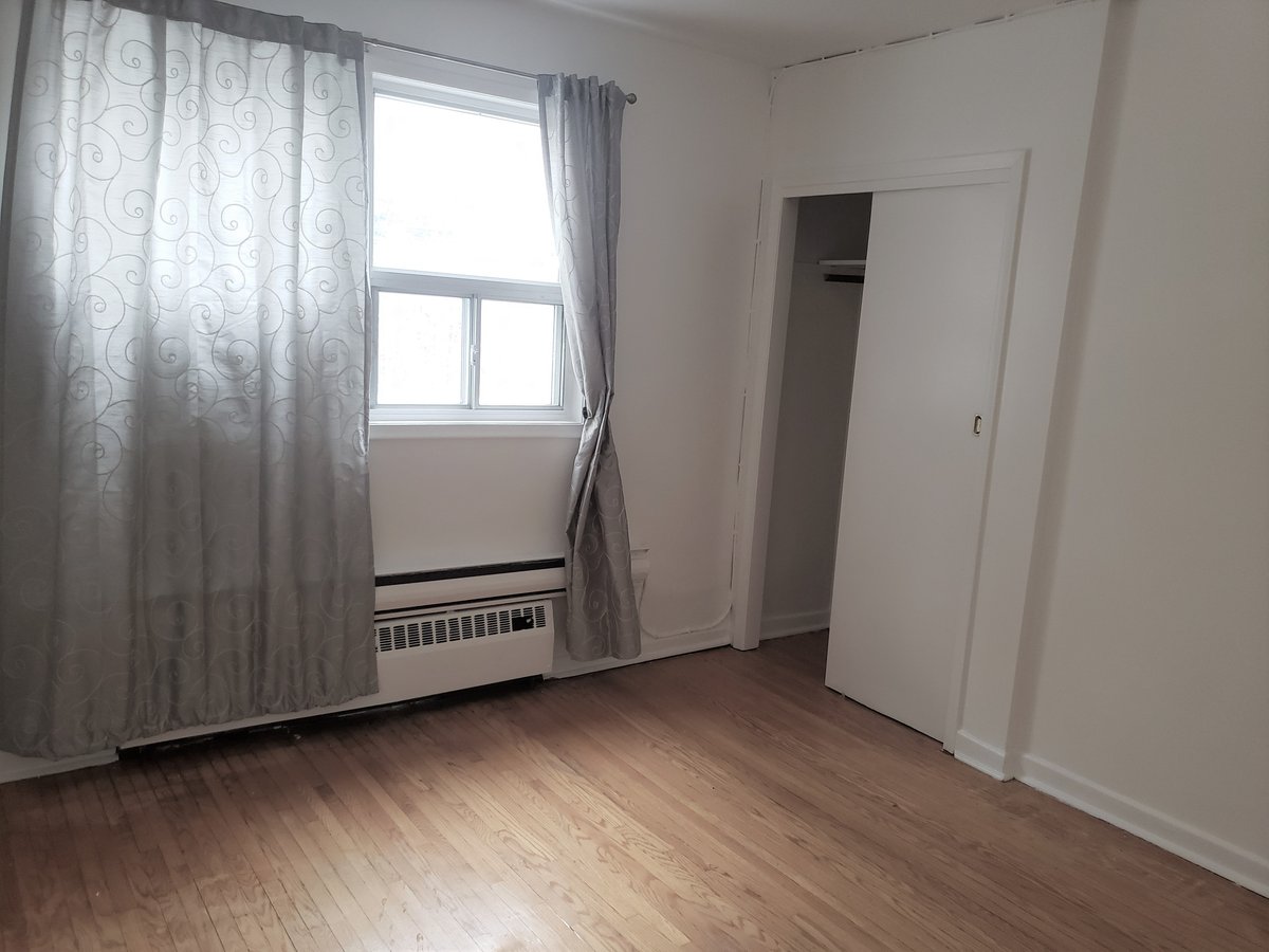 882A Eglinton Avenue West - Photo 7