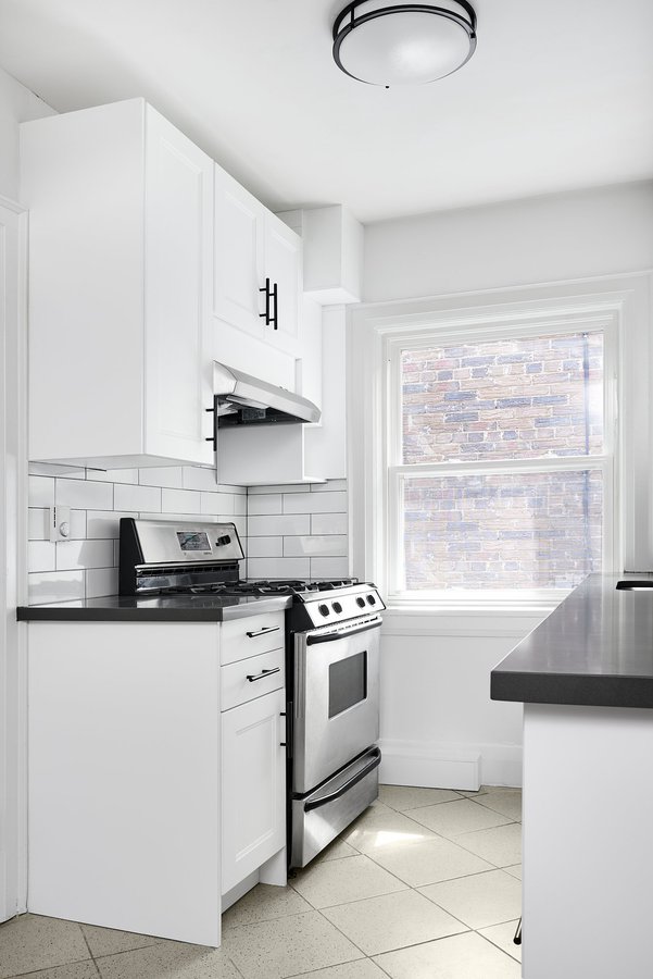 1094 Avenue Road - Photo 6