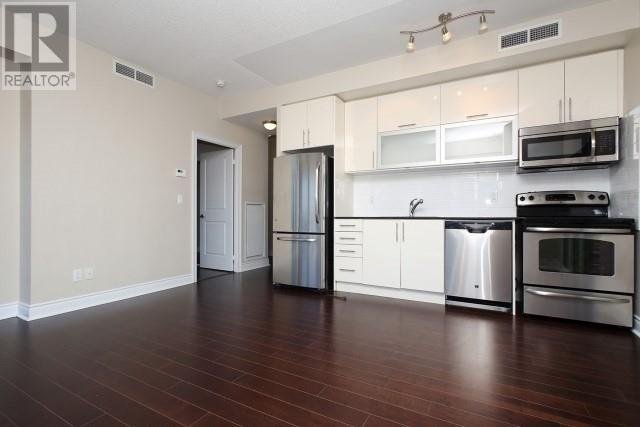 28 Ted Rogers Way - Photo 9