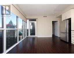 28 Ted Rogers Way - Photo 7