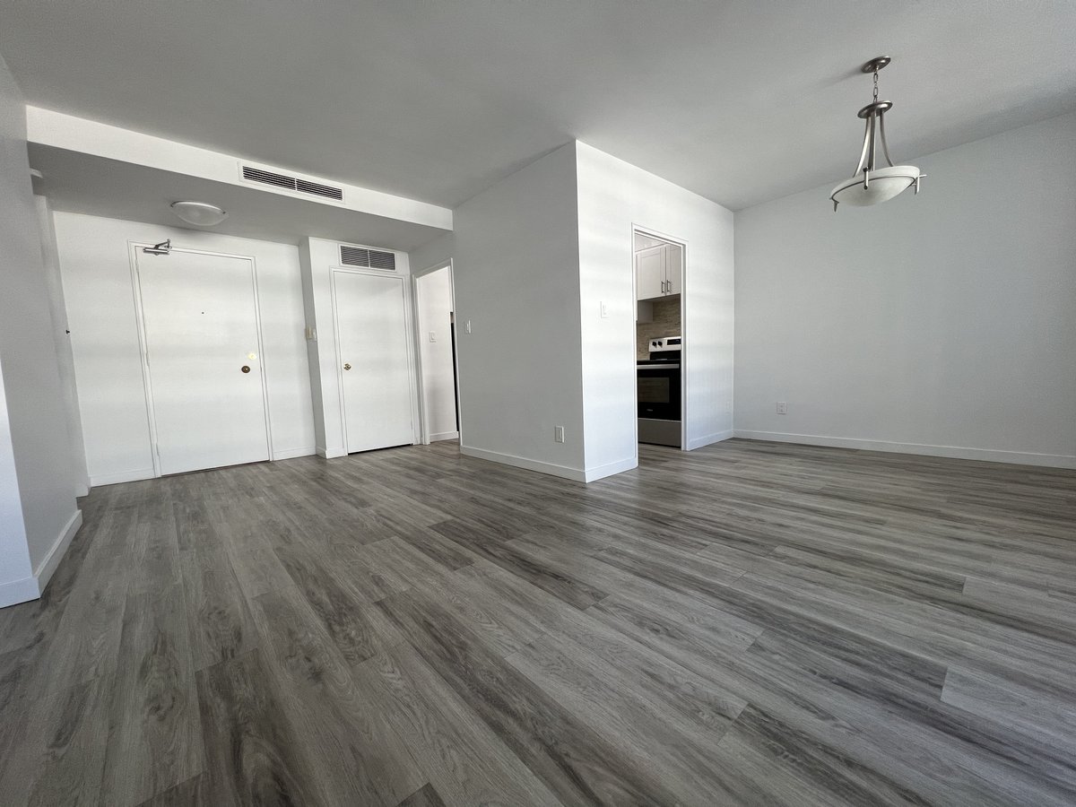 2121 Bathurst Street - Photo 8