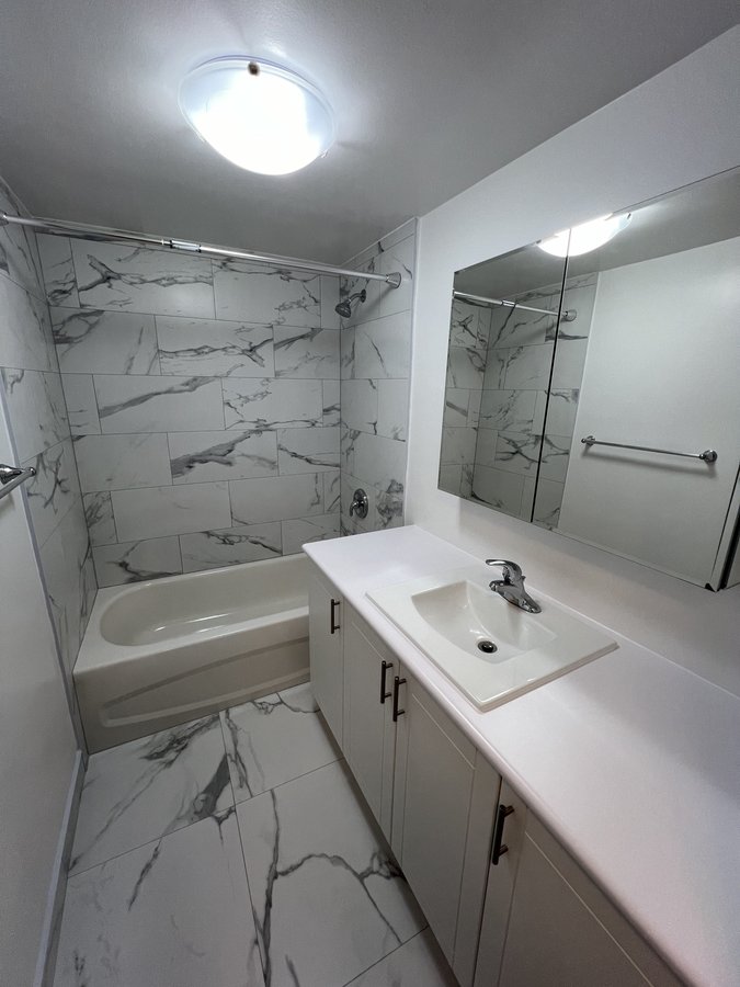 2121 Bathurst Street - Photo 11