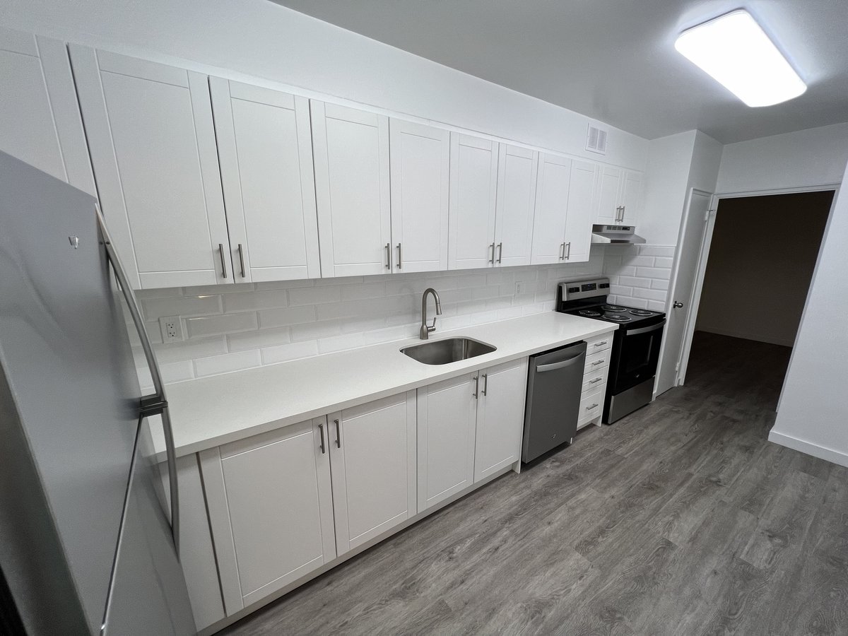 2121 Bathurst Street - Photo 12