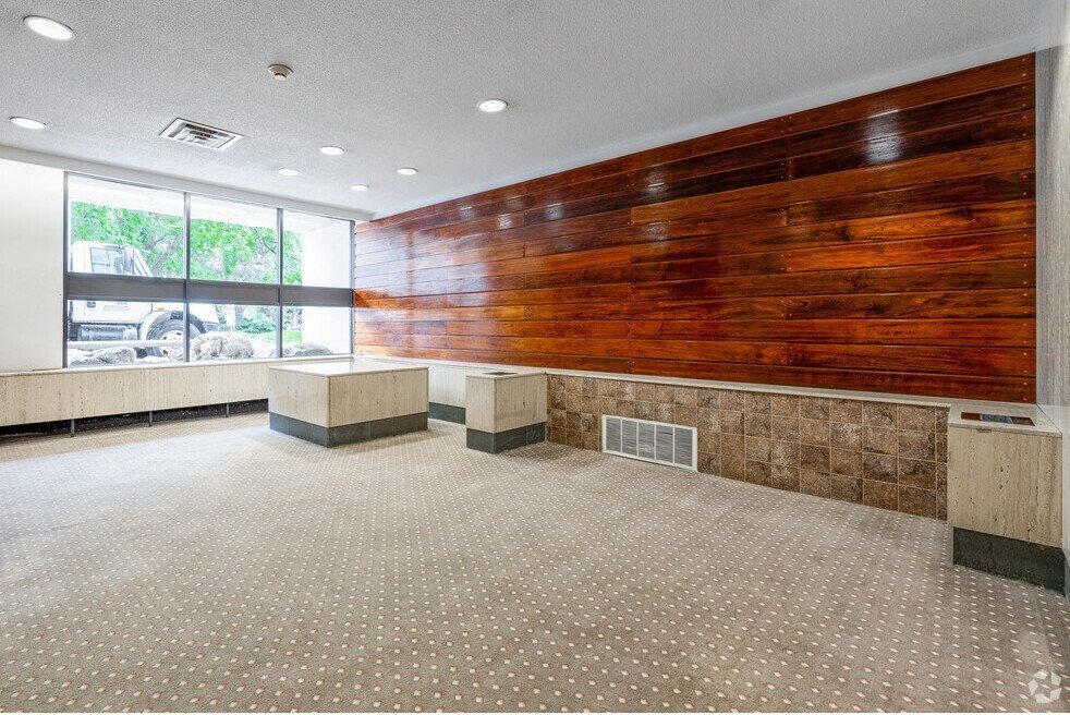 299 Glenlake Avenue - Photo 3