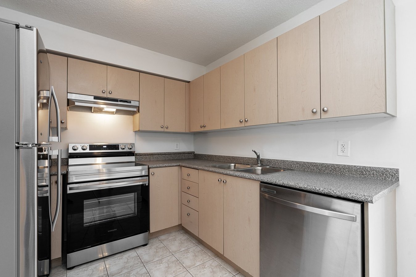 333 Sidney Belsey - Photo 2