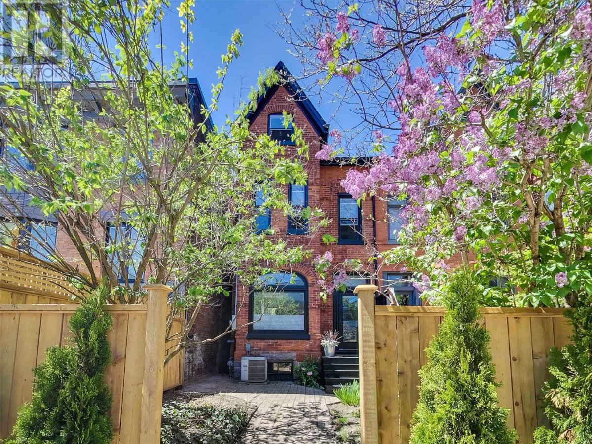 200 Robert Street - Photo 2