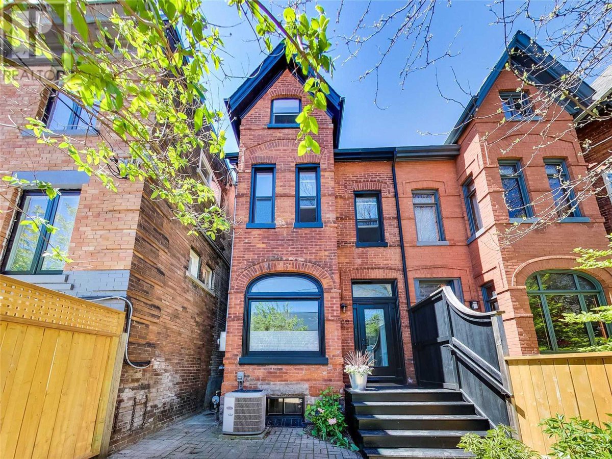 200 Robert Street - Photo 1