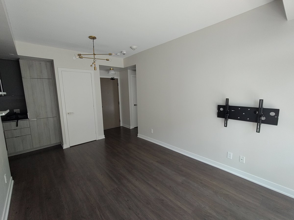223 Saint Clair Avenue West - Photo 4