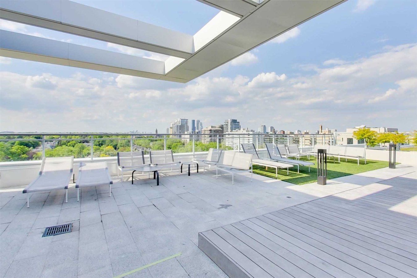223 Saint Clair Avenue West - Photo 13