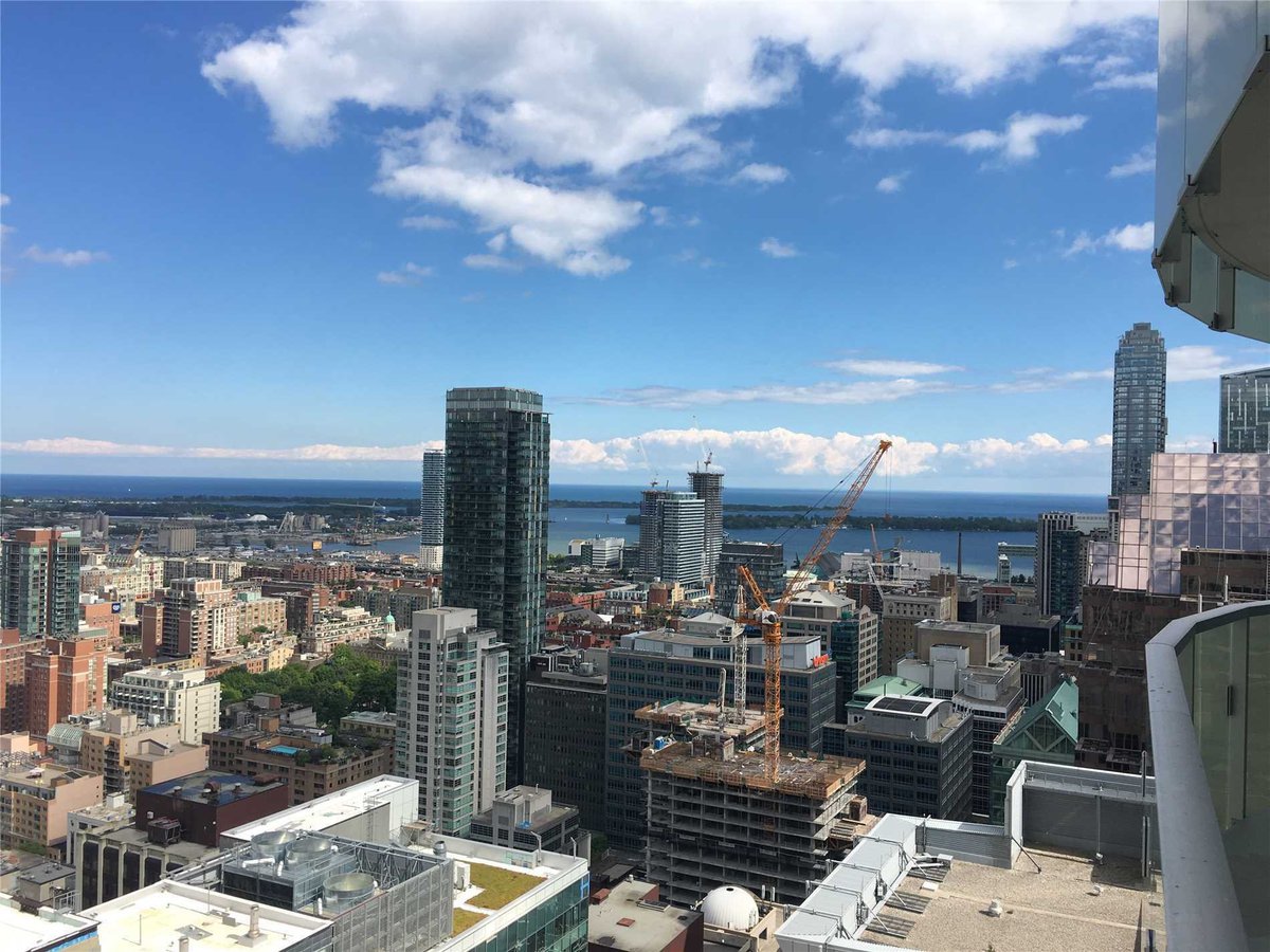 197 Yonge Street - Photo 2