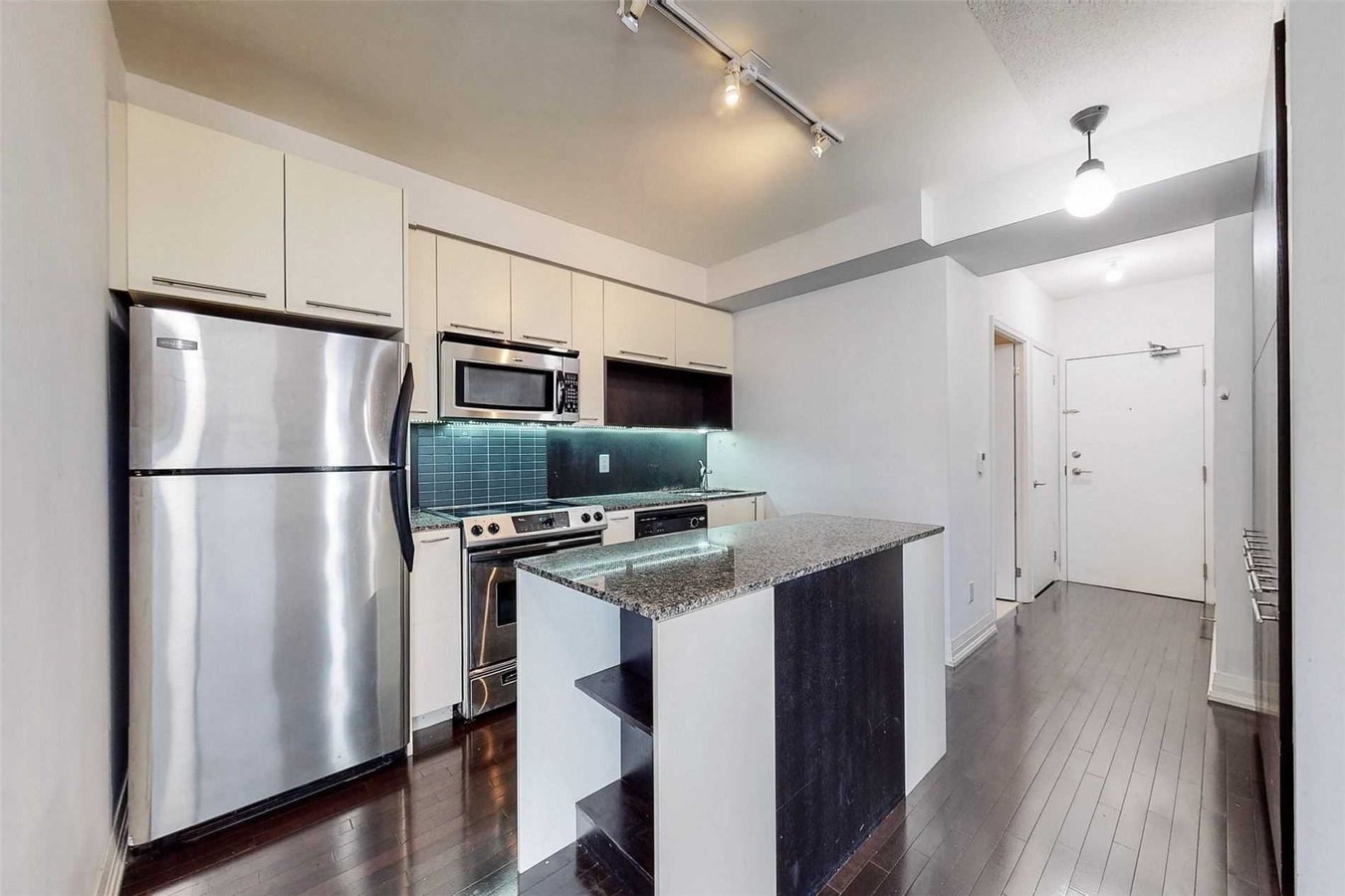 21 Carlton Street - Photo 7