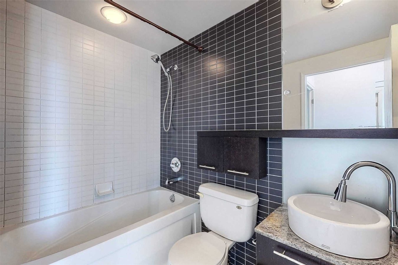 21 Carlton Street - Photo 11