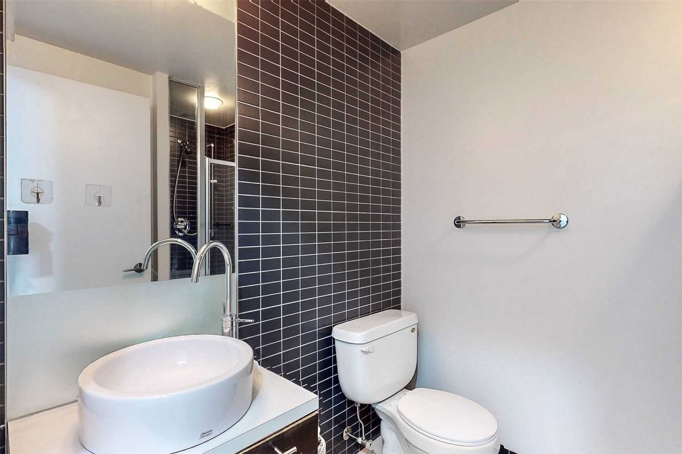 21 Carlton Street - Photo 12