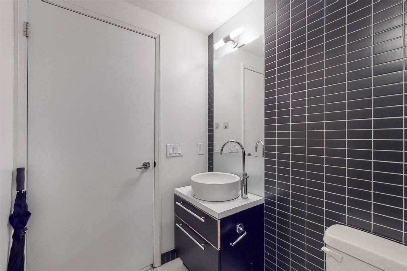 21 Carlton Street - Photo 16
