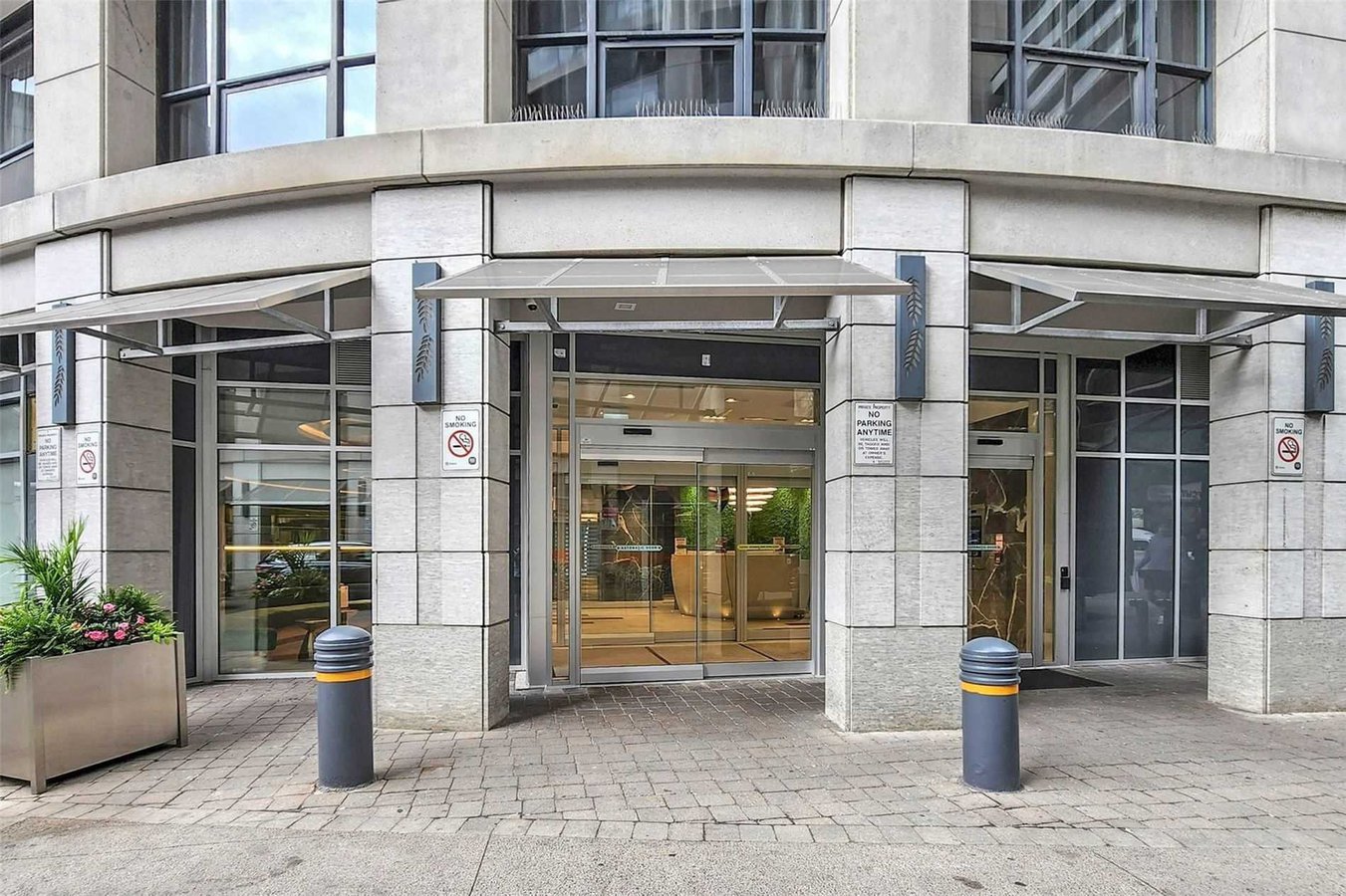 21 Carlton Street - Photo 26