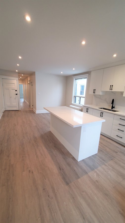 122 Danforth Avenue - Photo 4