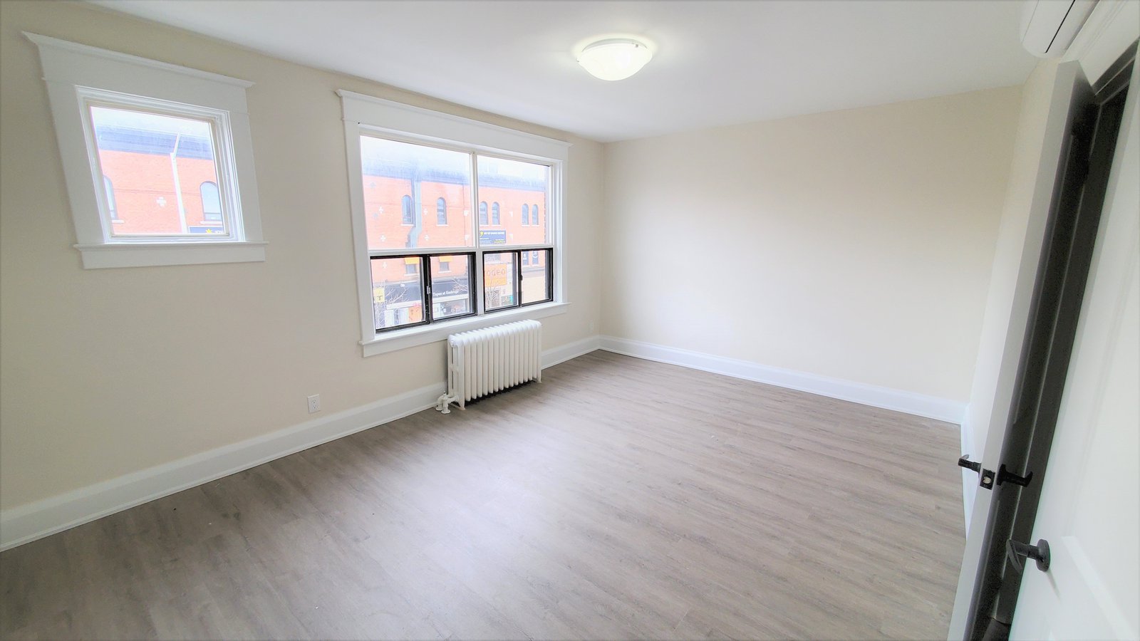 122 Danforth Avenue - Photo 9