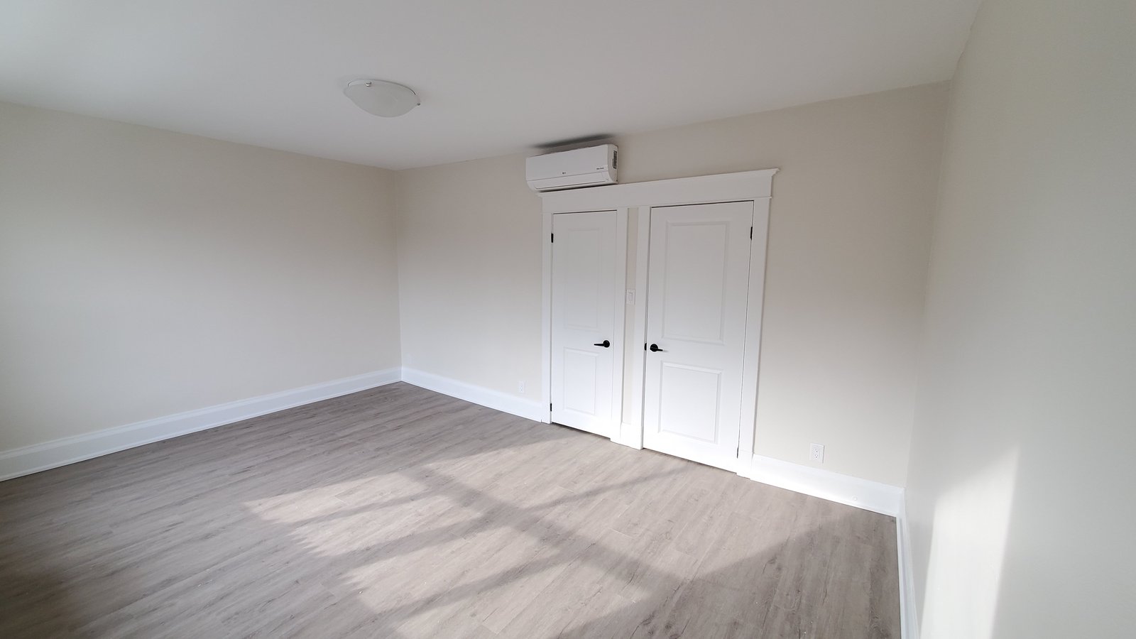 122 Danforth Avenue - Photo 10