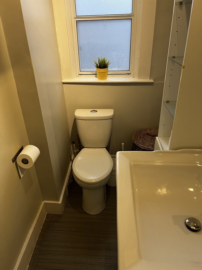 2091 Gerrard Street East - Photo 9