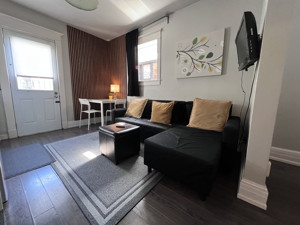 2091 Gerrard Street East - Photo 1