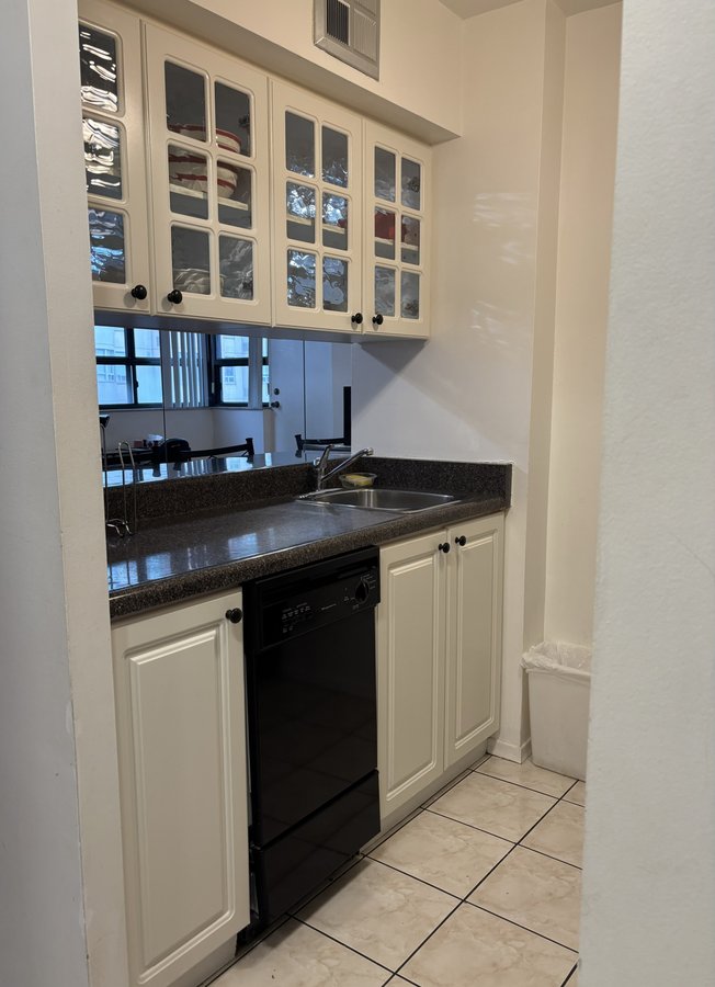 120 Saint Patrick Street - Photo 5