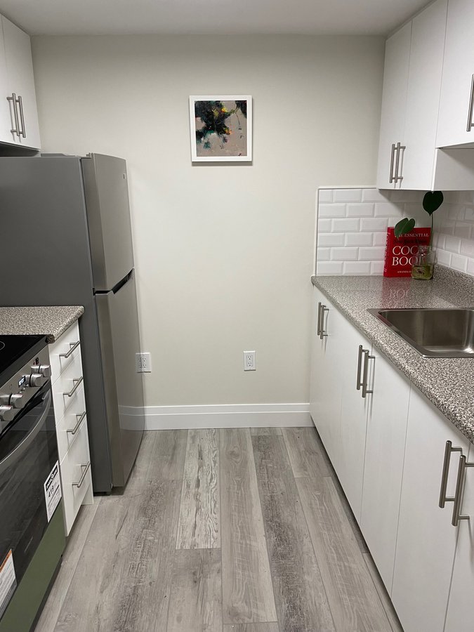 584 Davenport Road - Photo 2